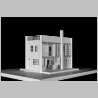 Haus mit einer Mauer, Projekt für die Siedlung am Heuberg in Wien 17 (1921, Modell Prof. Hans Puchhammer, TU Wien), Foto mak.at.jpeg